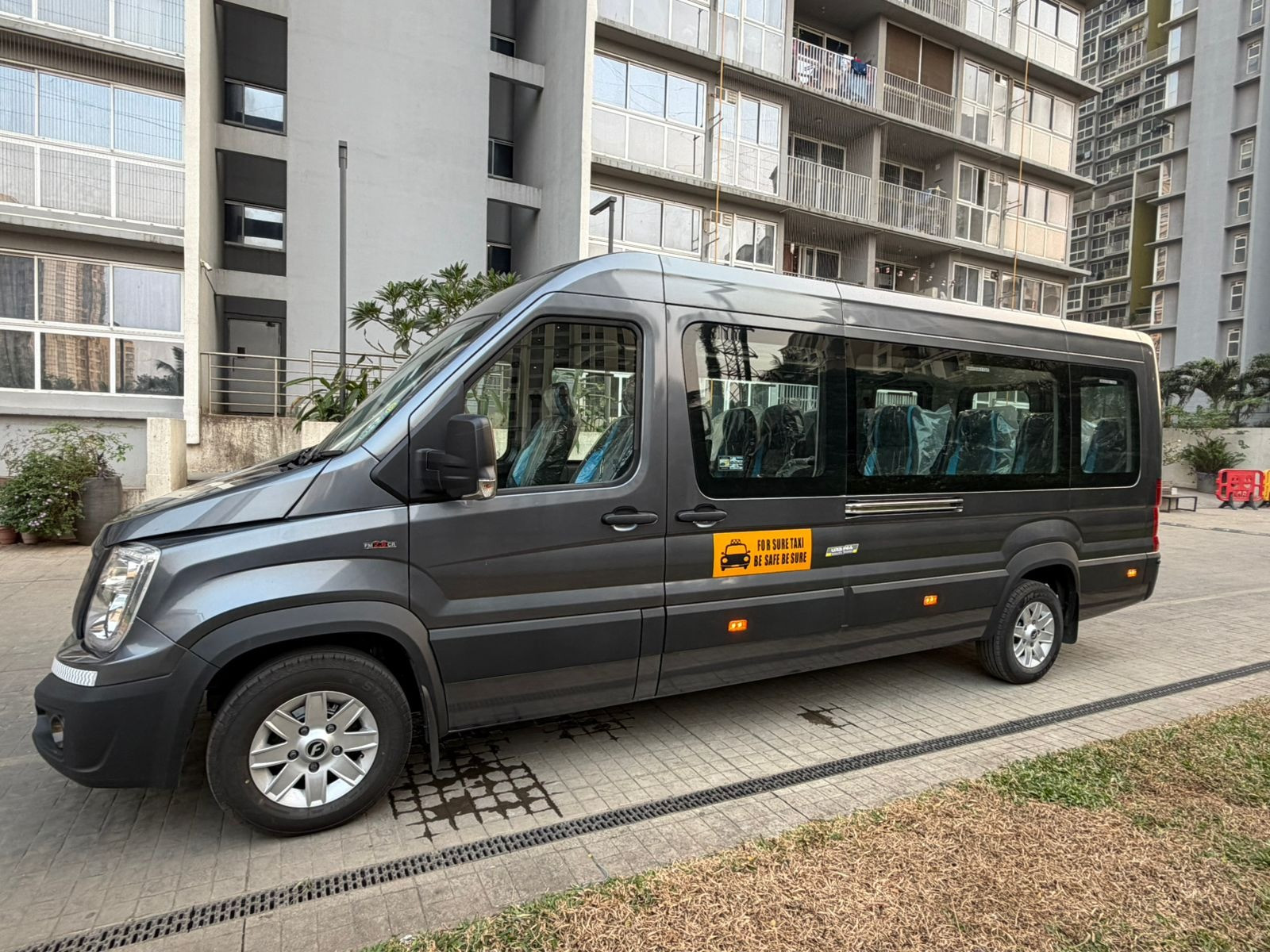 Force Urbania On Rent In Mahabaleshwar