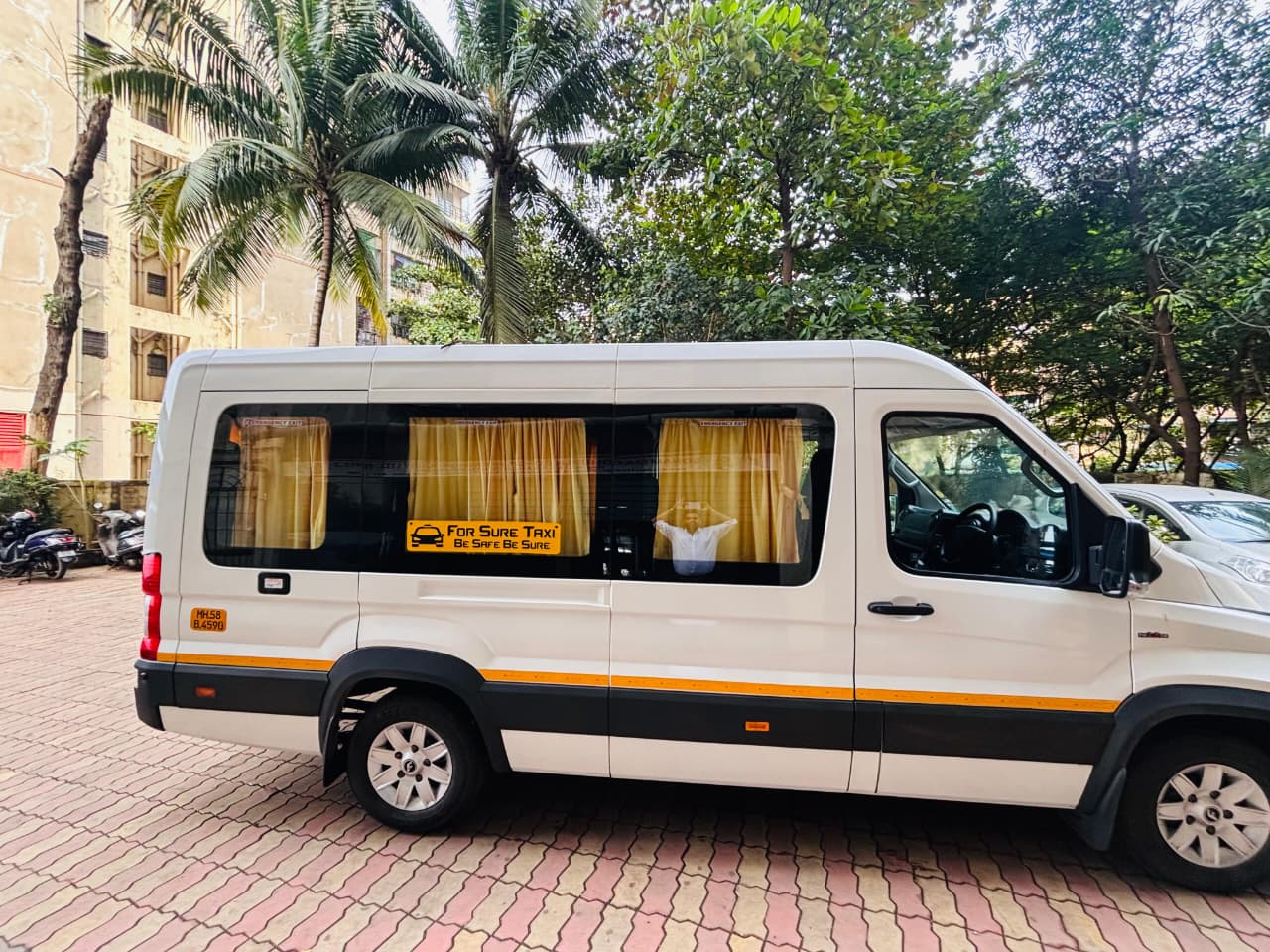 Force Urbania On Rent In Mahabaleshwar