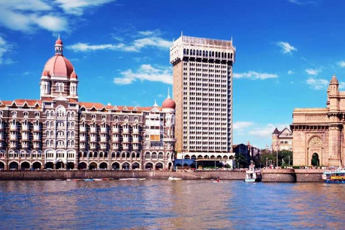 Mumbai Darshan by Urbania